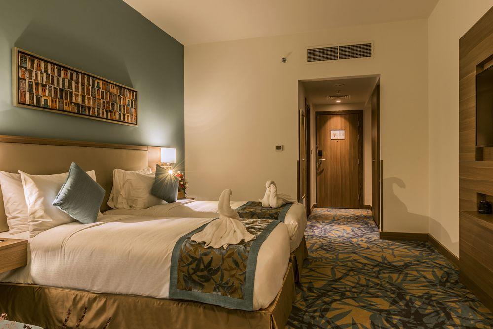 Mena Plaza Hotel Albarsha At The Mall Дубай Екстериор снимка