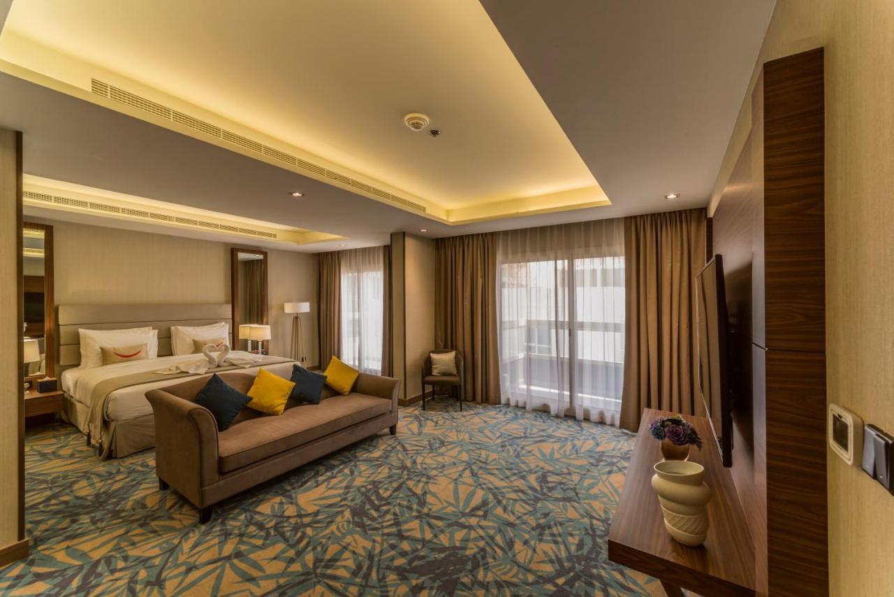 Mena Plaza Hotel Albarsha At The Mall Дубай Екстериор снимка