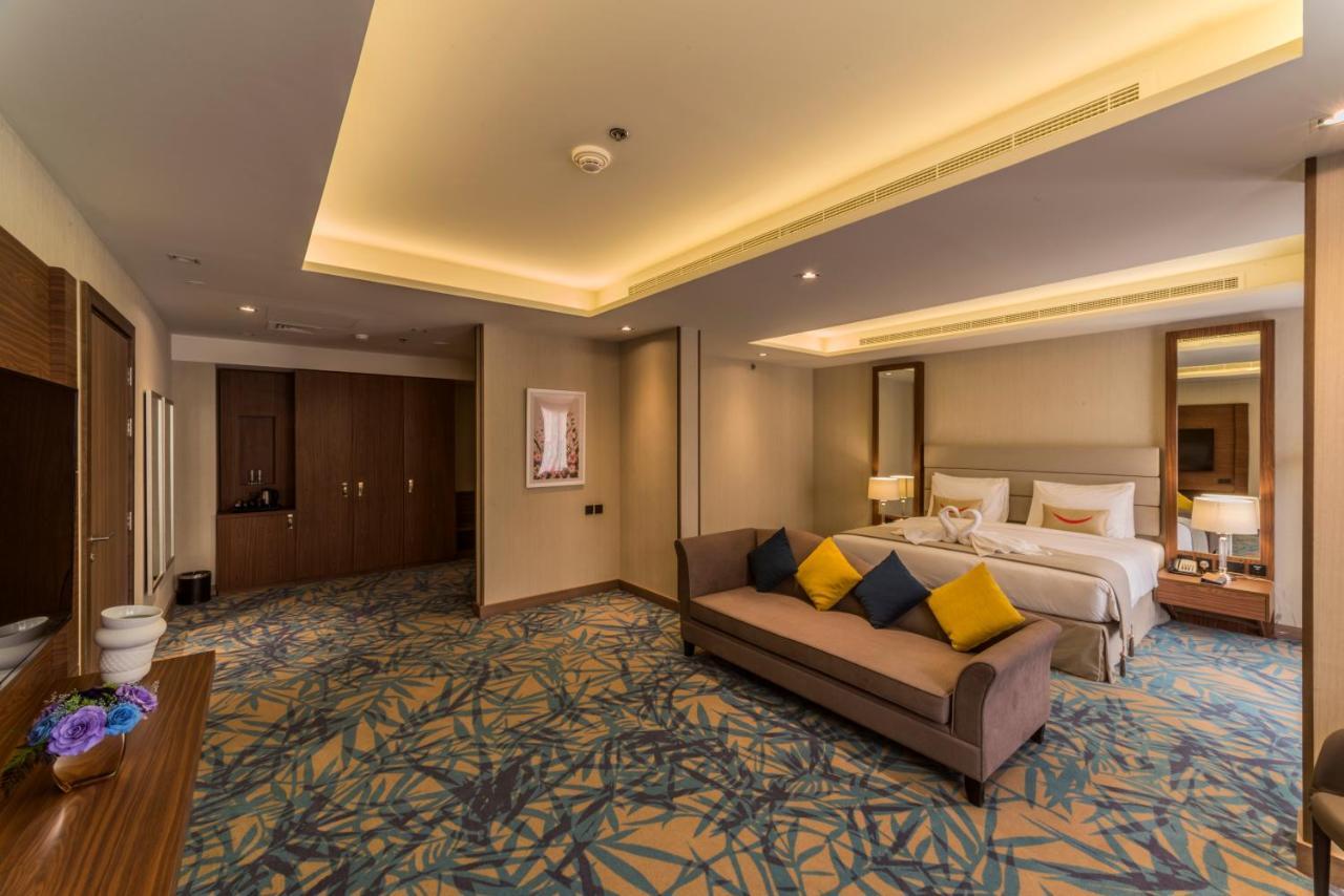Mena Plaza Hotel Albarsha At The Mall Дубай Екстериор снимка