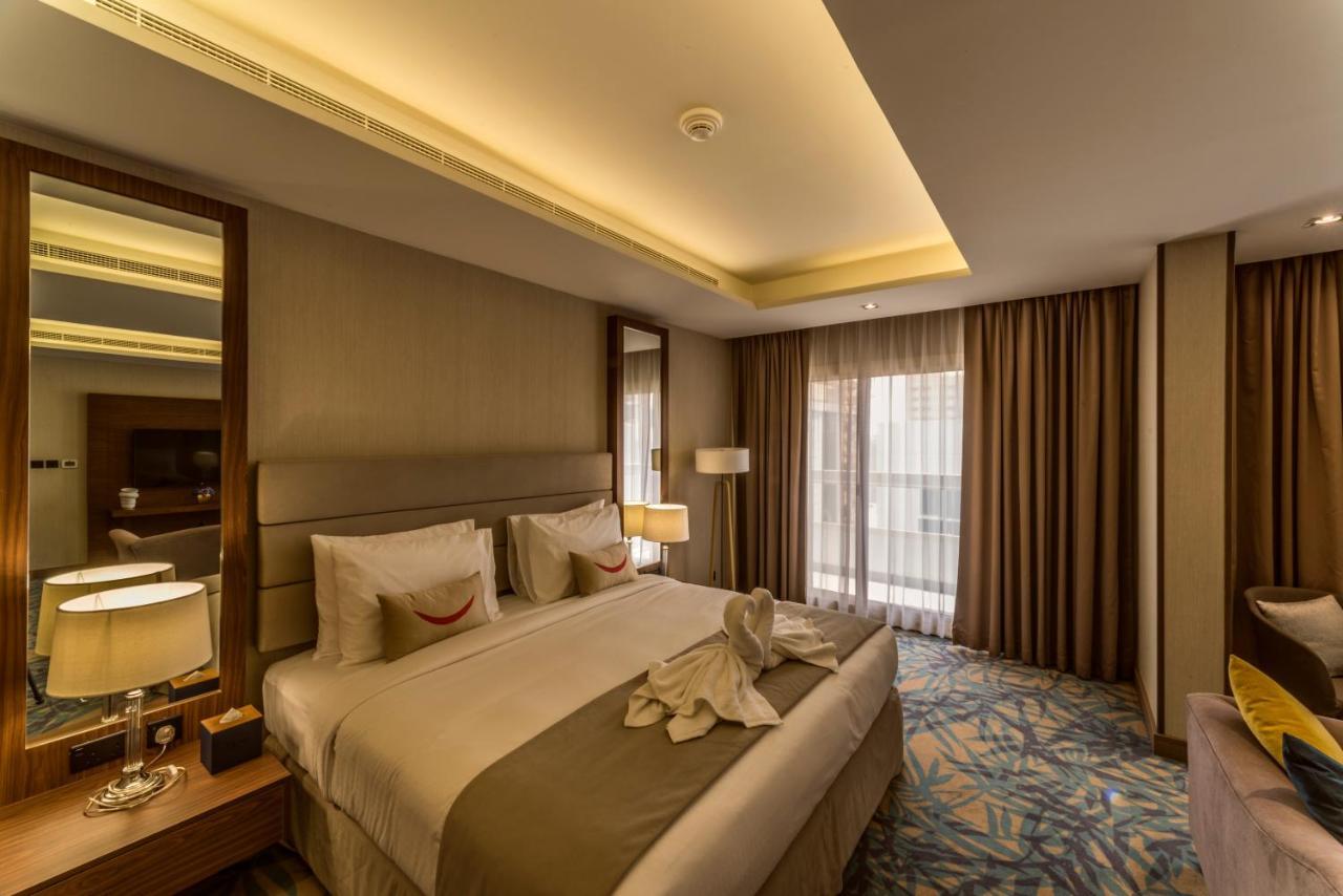 Mena Plaza Hotel Albarsha At The Mall Дубай Екстериор снимка