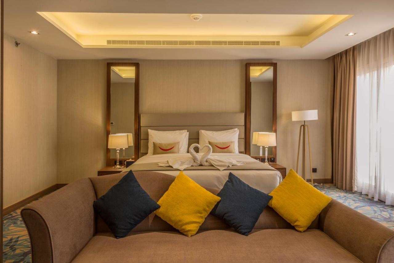 Mena Plaza Hotel Albarsha At The Mall Дубай Екстериор снимка