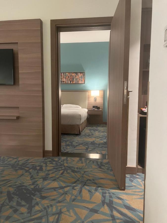 Mena Plaza Hotel Albarsha At The Mall Дубай Екстериор снимка