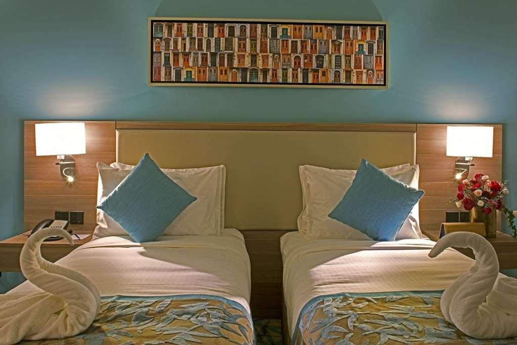 Mena Plaza Hotel Albarsha At The Mall Дубай Стая снимка