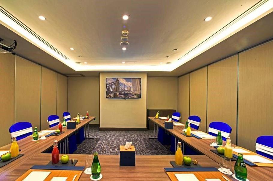 Mena Plaza Hotel Albarsha At The Mall Дубай Екстериор снимка