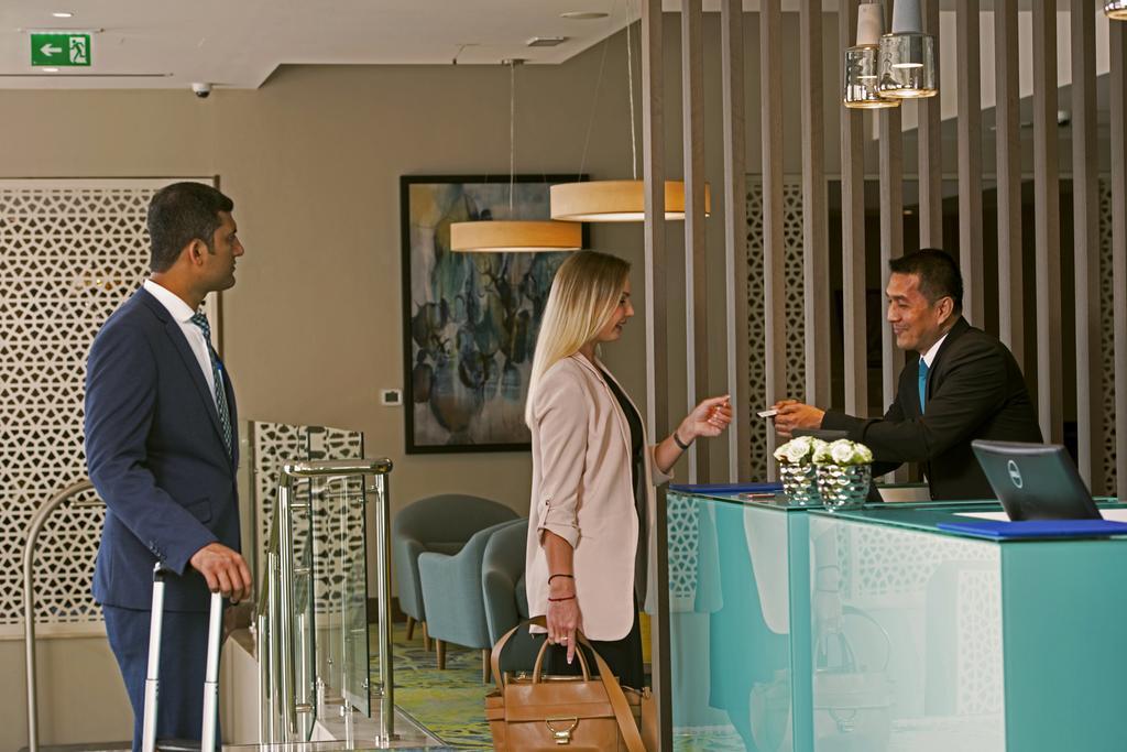 Mena Plaza Hotel Albarsha At The Mall Дубай Екстериор снимка