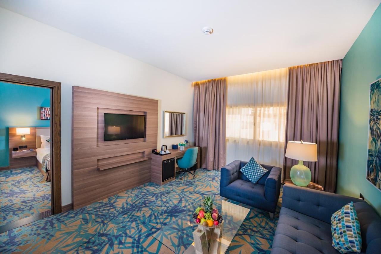 Mena Plaza Hotel Albarsha At The Mall Дубай Екстериор снимка