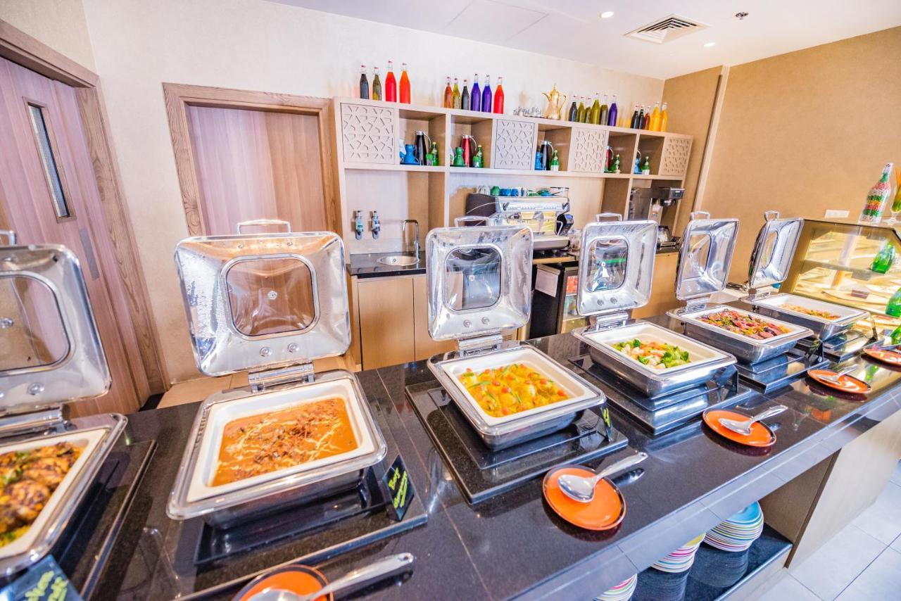 Mena Plaza Hotel Albarsha At The Mall Дубай Екстериор снимка